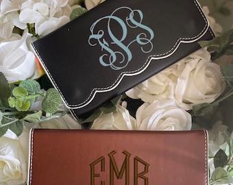 Monogrammed Scalloped Wallet |Women’s Vegan Leather Wallet |Custom Tri fold Wallet |Monogrammed Gift for Her |Mother’s Day Gift