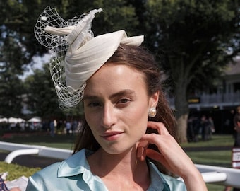 Bridal headpiece, ivory fascinator, wedding accessory, wedding hat, races fascinator, Ascot hat, special occasion hat, off-white fascinator.