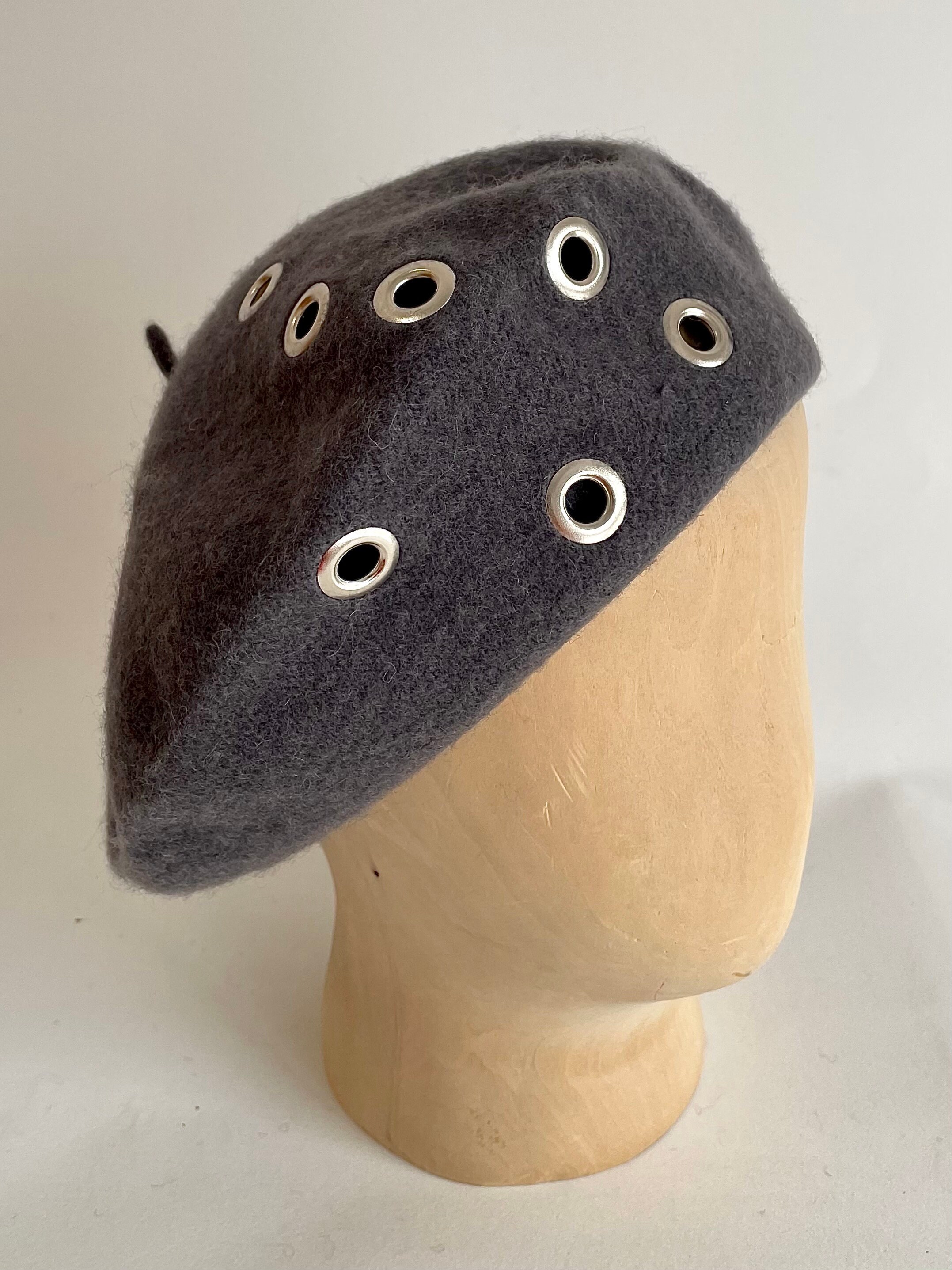 Grey Beret With Eyelets,french Wool Beret,soft Women Beret