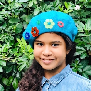 Turquoise beret,girl beret,blue French wool beret,soft wool girl hat,teal kids beret,colourful acrylic flowers,hand made beret,turquoise hat