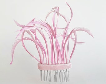 Pale pink feather comb,rose bridemaid hair comb,pink fascinator,pale pink clip ,light pink comb,party accessory,20’s style hair accessory