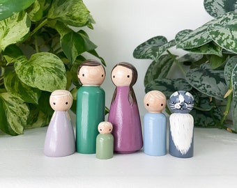 Custom Family Peg Dolls-Simple Minimalistic Style- PegSqueaks-peg dolls for play- dollhouse