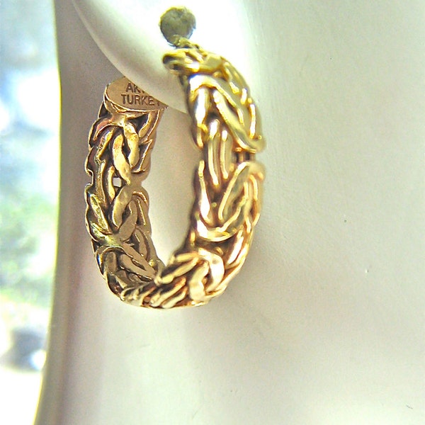 Beautiful 14kt Yellow Gold Hammered Chainmaille  Design Earrings with 14kt Earwire