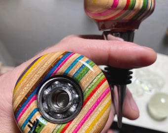 Wheel Shaped Skateboard Wine Stop