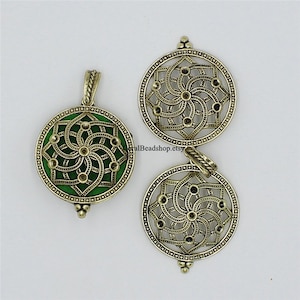 2pcs Antique Bronze Open Hollow Round Lotus Flower Magnetic Locket for Aromatherapy Essential Oil Diffuser Cage Locket Pendant DIY Charms