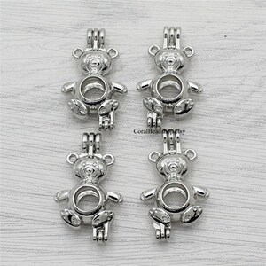 5pcs Floating Cute Bear Pendant Oyster Pearl Cage, Hollow Cage Lockets Pendant for Aroma Perfume Essential Oil Diffuser DIY Necklace Charms