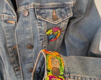 Custom Denim Jacket, Size L, Rhinestone Chameleon Brooch