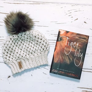 Meteor Pom Linen Claire Beanie, Winter Accessory, Women&#39;s Hat, Winter Hat, Girlfriend Gift, Stocking Stuffer, Snow Beanie, White Beanie