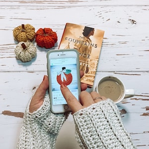Fingerless Ribbed Winter Gloves, Arm Warmers, Touchscreen Gloves, Mittens, Winter, Stocking Stuffer, White Crocheted Gloves