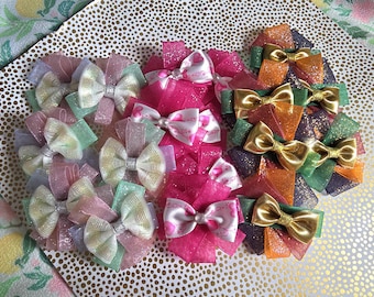 24 Hundeschleifen Schleifen (Schimmernde Runde Bögen in 3 Designs)