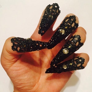 Black claw rings,nail tips,nail guards,nail rings,finger tips,black claws,metal claws,nail covers,Metal finger tips,5 pcs. adjustable.