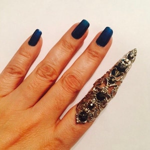 Double arrow claw ring, nail guard,finger tip, 1 pc. Only, made in silver color with hematite crystals, sizable