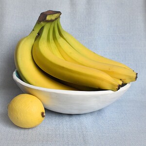 Blue and White Fruit Bowl, Decorative Ceramic Dish, Big Plate 22 cm x 24 cm x 7 cm image 5