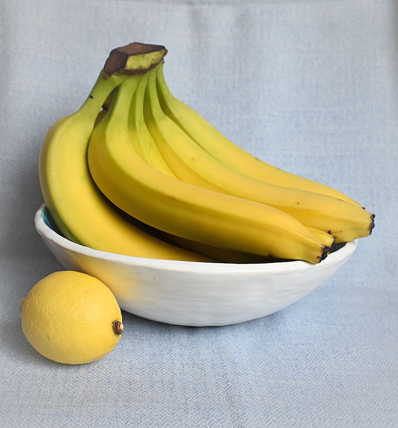 Blue and White Fruit Bowl, Decorative Ceramic Dish, Big Plate 22 cm x 24 cm x 7 cm image 5