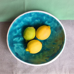 Blue and White Fruit Bowl, Decorative Ceramic Dish, Big Plate 22 cm x 24 cm x 7 cm image 4