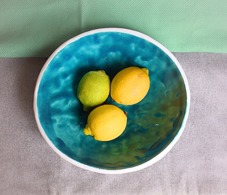 Blue and White Fruit Bowl, Decorative Ceramic Dish, Big Plate 22 cm x 24 cm x 7 cm image 4