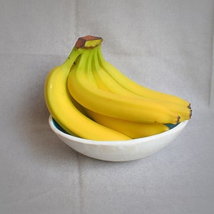 Blue and White Fruit Bowl, Decorative Ceramic Dish, Big Plate 22 cm x 24 cm x 7 cm image 7