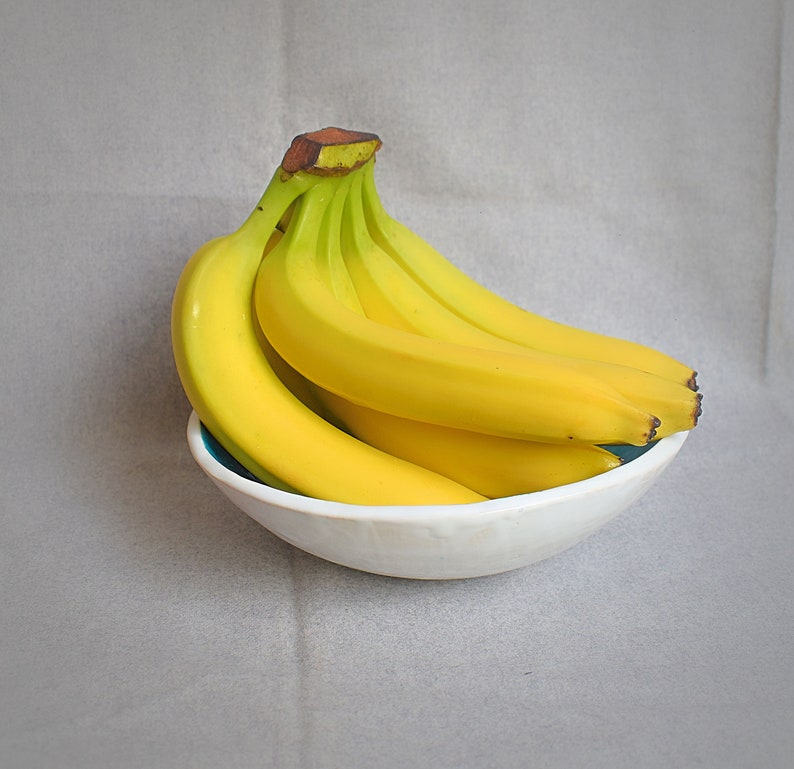 Blue and White Fruit Bowl, Decorative Ceramic Dish, Big Plate 22 cm x 24 cm x 7 cm image 7