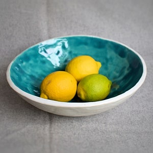 Blue and White Fruit Bowl, Decorative Ceramic Dish, Big Plate 22 cm x 24 cm x 7 cm image 9