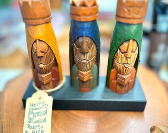 Tres Reyes Magos (Three wise men) hand carved cedar wood 7", base paint in licorice black