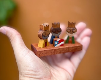 Micro wood Tres Reyes Magos  (Three wise men) 2" Tall