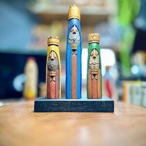 Tres Reyes Magos Three wise men hand carved image 2