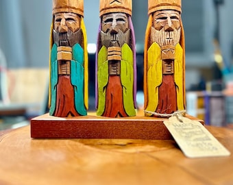 Hand carved Tres Reyes Magos (Three wise men) 6" Tall
