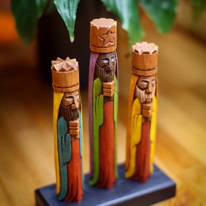 Tres Reyes Magos Three wise men hand carved image 1