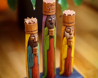 Tres Reyes Magos (Three wise men) hand carved in wood