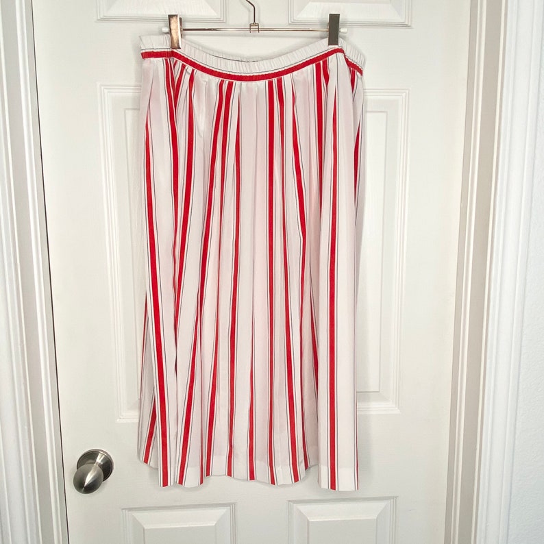 Red and white striped Koret skirt