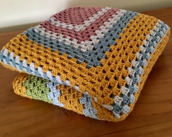 Patrons Modeles Crochet Tricot Bebe Fille Papillon Chale Couverture Crochet Pattern Fini Taille 67 X 97 Cm Arts Du Fil