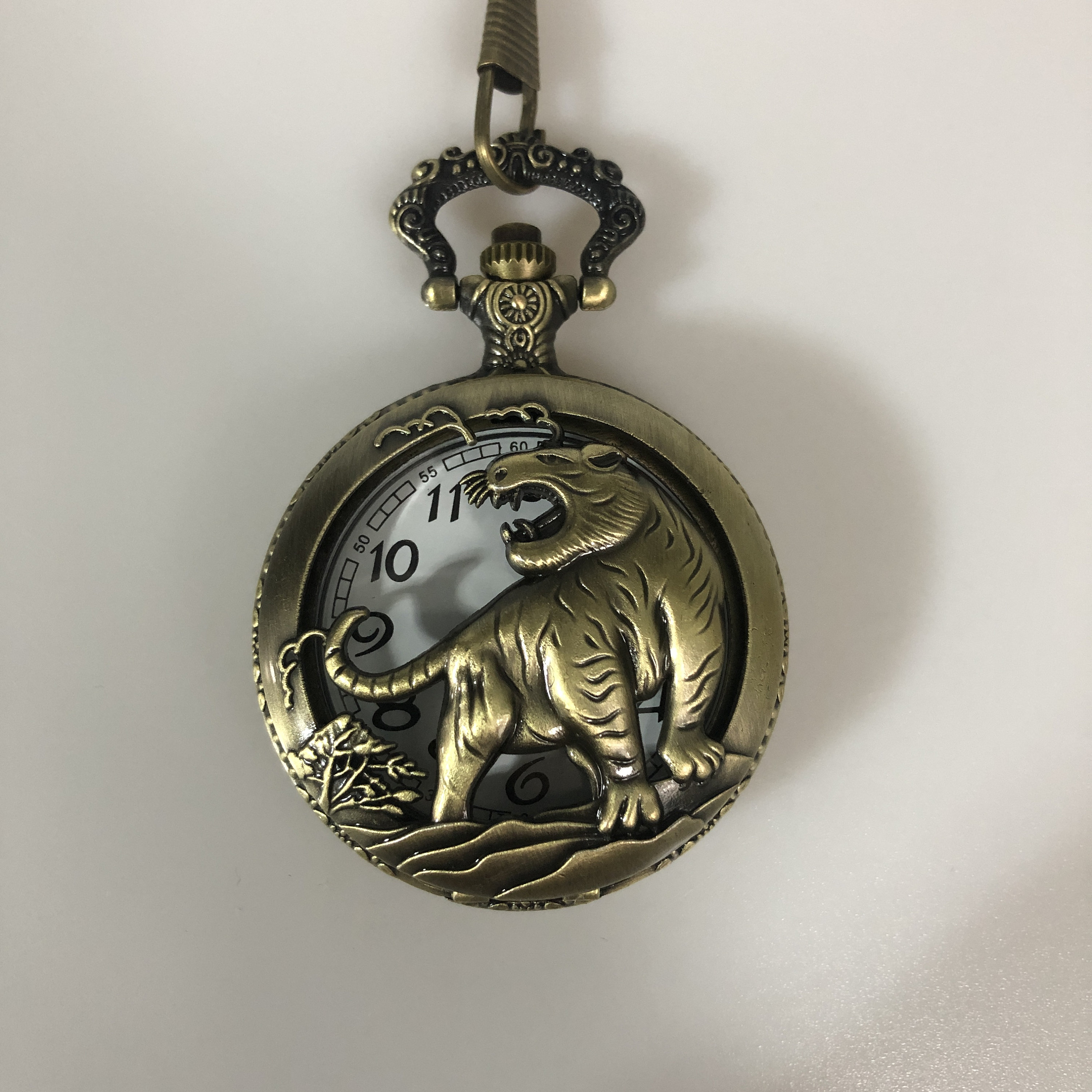 Tiger Bronze Pocket Watch: Quartz Waistcoat Chain, Men display picture 3