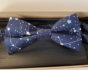 Constellation Stars handmade Men's Bow-tie with adjustable clasp and pocket square