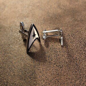 Star Trek men's silver plated cufflinks with Star-fleet Command design