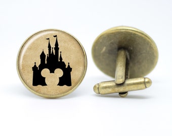 Château de Disneyland avec boutons de manchette silhouette Mickey Mouse en bronze ou plaqué argent dans une boîte cadeau pour les fans de Disney