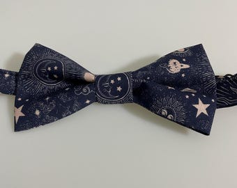 Celestial blue and cream Men's Handmade Bow-tie with adjustable clasp and pocket square
