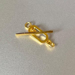18k Gold Oval Toggle Clasp • 6x12mm Oval • 20mm Bar • Solid 18 Carat Gold • Shiny Polished Finish • Very Cool Contemporary Design