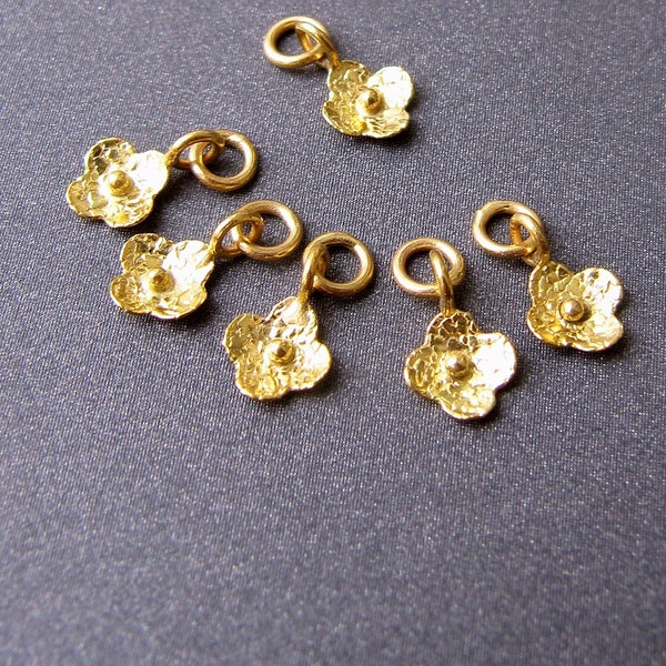 18k Gold 4.75mm Flower Charm for Earrings • 3mm Ring / 1.70mm Hole • Solid 18 Carat Gold • Handmade • 4 Petals Lucky Pendant