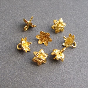 18k Gold Bail • 6mm Floral Bead Cap Flower Cup • 0.70mm Peg • 3mm Jump Ring /1.60mm hole • Solid 18 Carat • For Half Drilled Stones Pearls