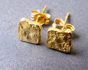 Boucles d'oreilles avec pépites d'or 18 carats • Un seul clou/la paire • 5,50 x 5,75 mm environ • Or massif 18 carats • Abstrait rustique organique Inspiré de la nature