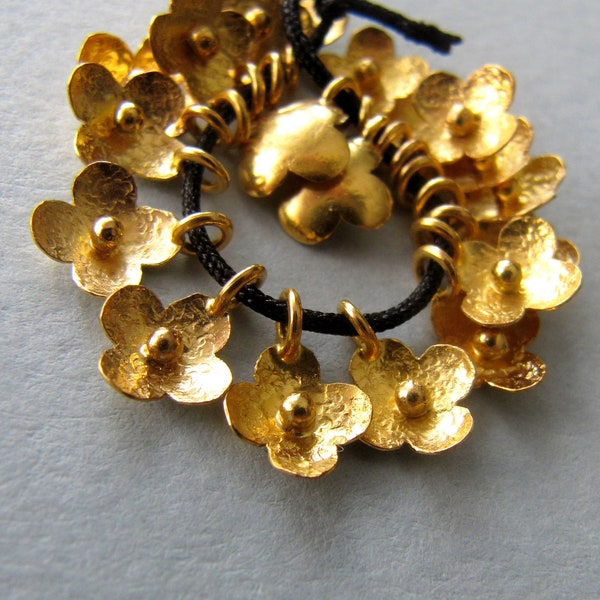 18k Gold Flower Charm • 7.25mm Flower • Solid 18 Carat Gold • Hammered • Granulation • Handmade