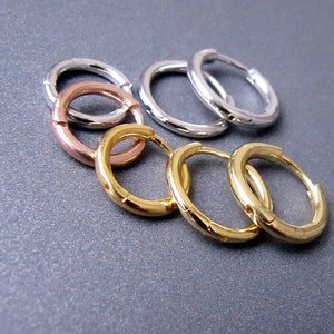 スターリングシルバーのフープイヤリング • 11 mm 13 mm 18 mm 20 mm 22 mm • 幅 1.6 mm / 2 mm • イエロー / ローズゴールド ヴェルメイユ / ロジウム • ハギー ハギー フープ