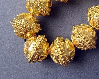 18k gold bead • 12x15mm • AMAZING • Solid 18 carat yellow gold • Large big focal beads • Handmade • Granulation filigree • Designer findings