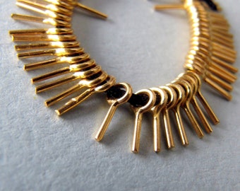 18k Gold 2.75mm Bail • 0.65mm 22ga / 0.75mm 21ga Peg x 4mm • Solid 18 Carat Gold • For Half Drilled Gemstone Pearls