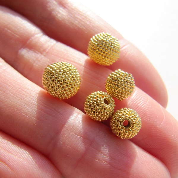 Perle granulée en or 18 carats • 6,50 mm / 8 mm • Trou de 1 mm • Or massif 18 carats • Fait à la main • Granulation • Perles lourdes et robustes
