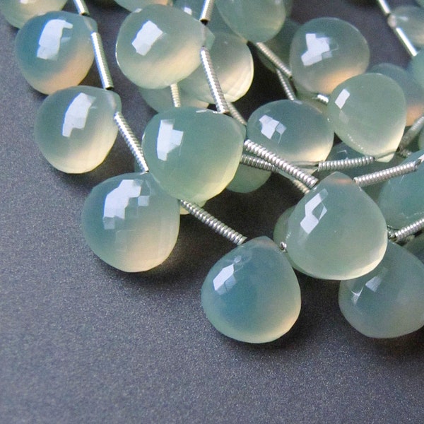 Green chalcedony hearts • 10.40-10.75mm • AAA micro faceted heart drop briolettes • Pastel prehnite-like green