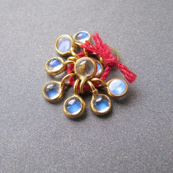 Tiny Rainbow Moonstone 18k gold charm pendant • 3mm • 2.90 ring / 1.60 hole • Natural gemstone • Solid 18 carat yellow gold • Blue Glow