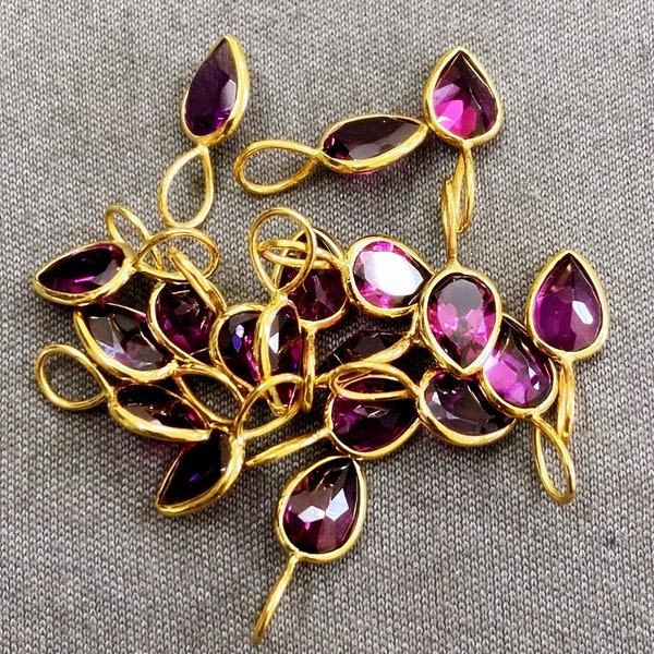 18k Gold Purple Rhodolite Garnet Tear Drop Charm • 5x3.50mm Eyelet / 3.75x2.50mm Hole • 6x4mm Gemstone • Natural Colour • Solid 18 Carat