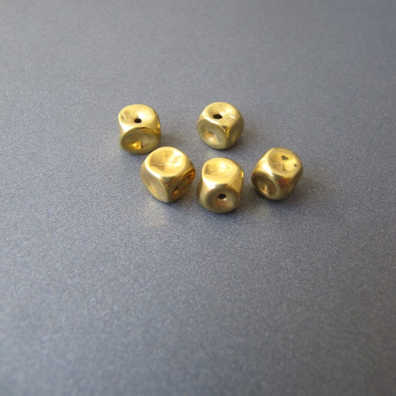 100 Pcs 4mm Gold Plated Round Beads Hole 1.50mm 18K Gold Plated Over Brass.  Excellent Quality