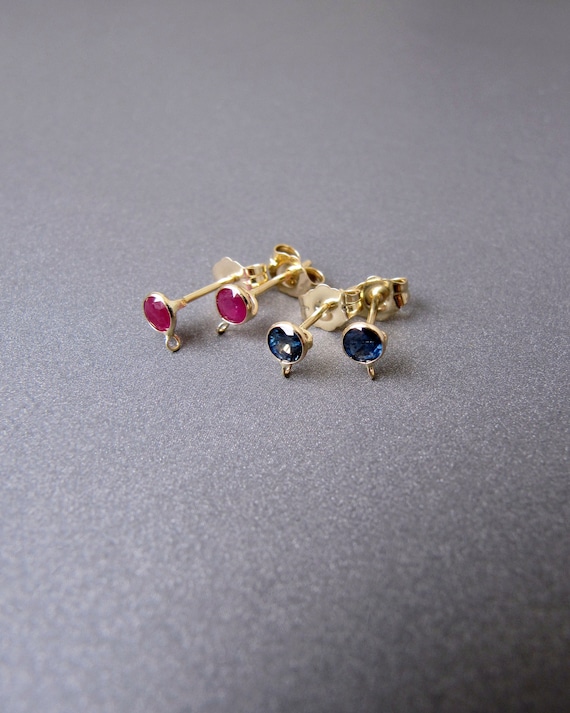 14金サファイア/ルビースタッドピアス（リング付き）• 1ペア • 3.5mm 